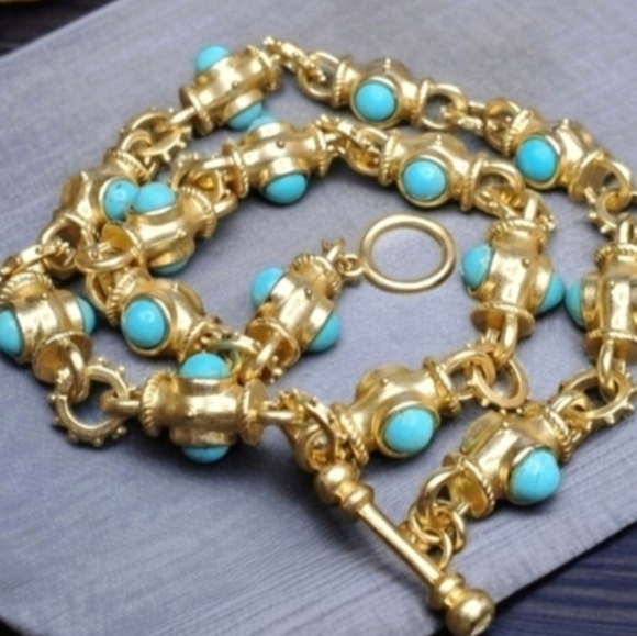 Matte Gold Byzantine Revival Turquoise Cabochon Toggle Necklace - Picture 6 of 6